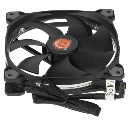 Комплект вентиляторов Thermaltake Riing 14 LED RGB 256 Colors 3-Fan Pack (CL-F043-PL14SW-B) 3 шт черный