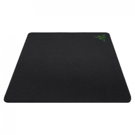 Коврик Razer Gigantus (RZ02-01830200-R3M1) черный