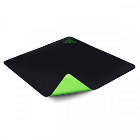 Коврик Razer Gigantus (RZ02-01830200-R3M1) черный