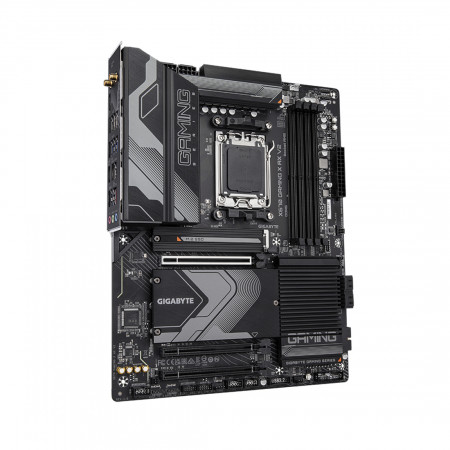 Материнская плата Gigabyte X670 GAMING X AX V2 черный