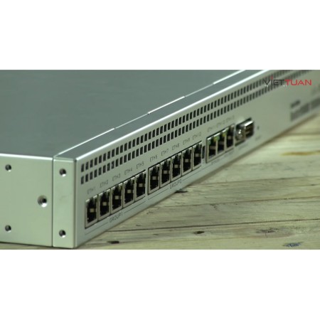 Маршрутизатор MikroTik RB1100x4 серебристый