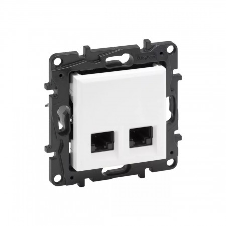 Информационная розетка Legrand Niloe Step (863164) белый