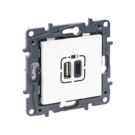 Розетка встраиваемая Legrand Niloe Step (863140) белый