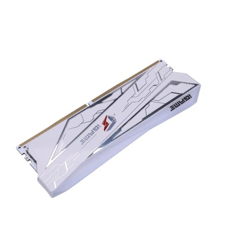 Оперативная память COLORFUL iGame RGB (IG16G4000D4RP18) 32 ГБ белый