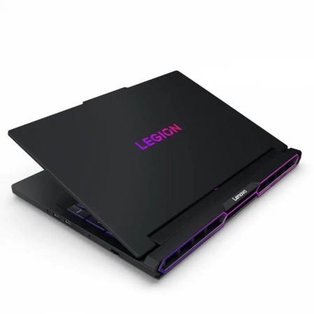 16" Ноутбук Lenovo Legion Pro 7 16IAX10H (83F50023RK) черный