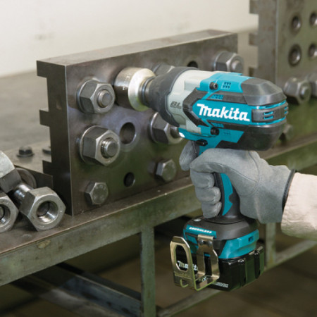 Гайковерт Makita LXT BL 18В (DTW1001Z) сине-серый