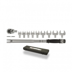 Динамометрический ключ YATO YT-0767 черный