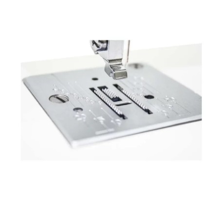 Швейная машина JANOME 2525 белый