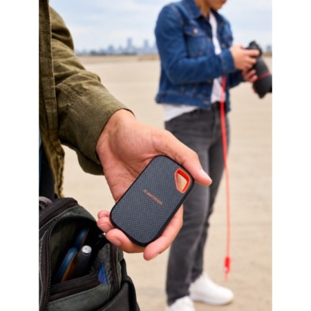 1 ТБ Внешний SSD диск SanDisk Extreme Portable SSD V3 (SDSSDE70-1T00-G25) черный
